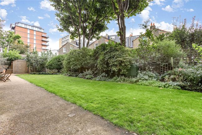 Flat for sale in Albany Mansions, Albert Bridge Road