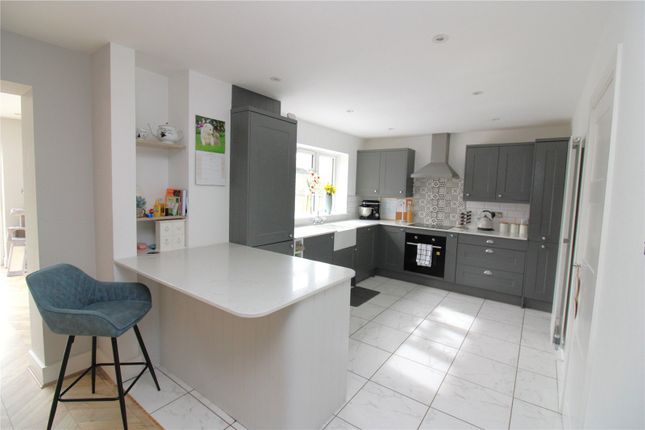 11, Duncans Drive, Hampshire photo 3