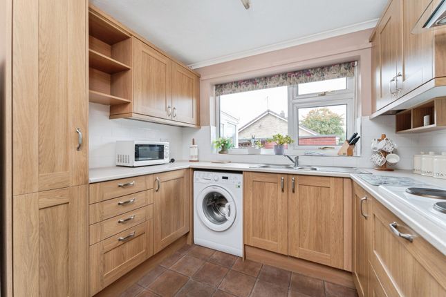 26, Laurel Close, Bury St. Edmunds photo 2