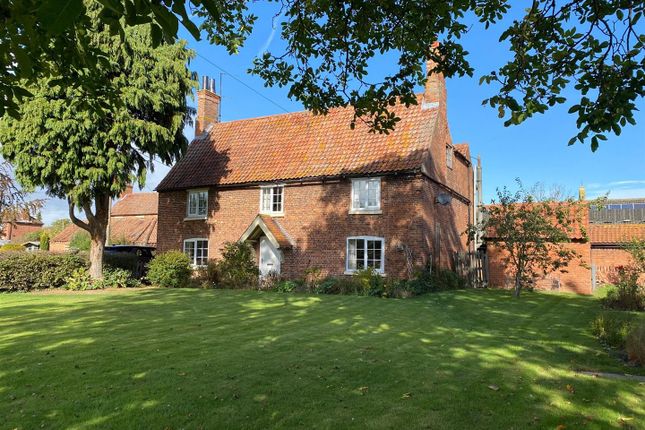 Thumbnail Country house for sale in Moorhouse, Newark