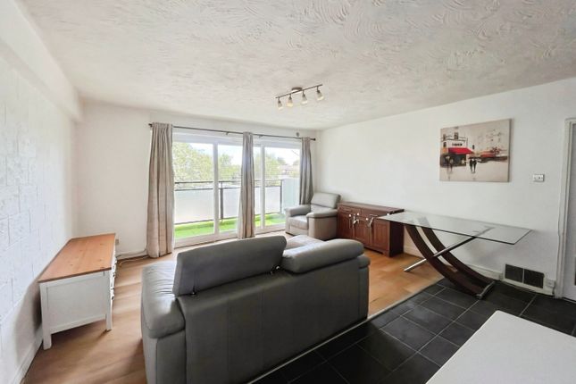 Flat 9, Westbourne House, Wheatlands, Hounslow photo 3