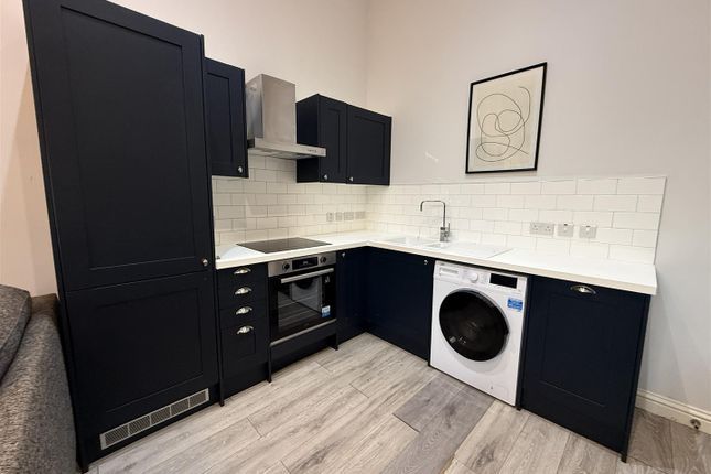 Flat 3, Brockwood Park, 13a Station Road, Sheffield photo 2