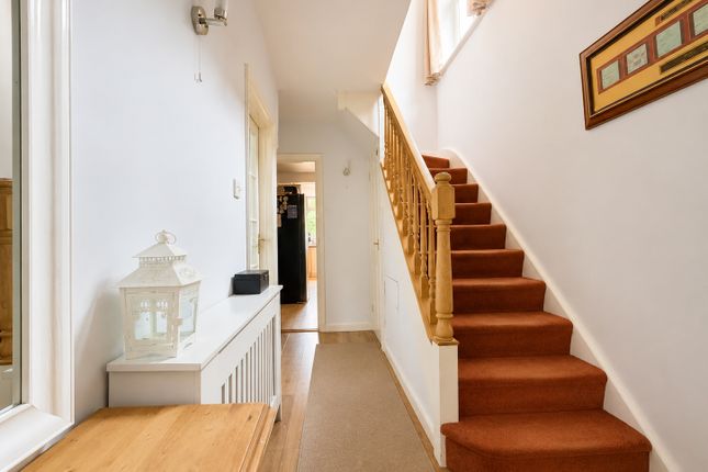 252, Bushey Mill Lane, Watford photo 2