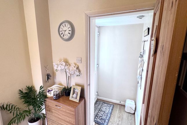 44, Bracken Walk, Markfield photo 2