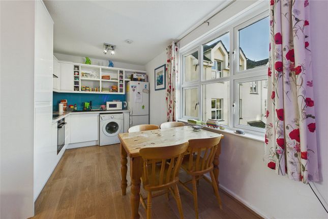 Flat 17, Barton Court,, Barton Road, Devon photo 3