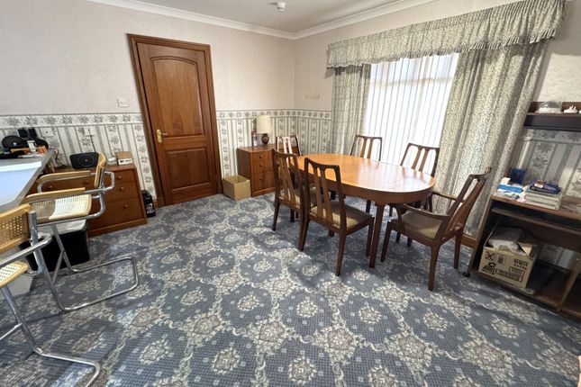 1 , Golden Knowes Court, Banff photo 4