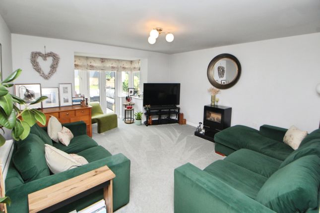 25, Plover Close, Derbyshire photo 3