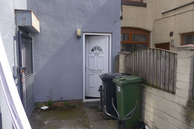 251A, Oldham Road, Greater Manchester photo 2