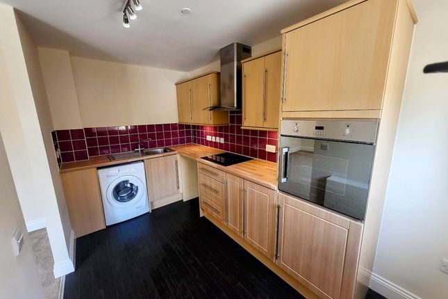 20 The Limes, Newport Pagnell photo 3