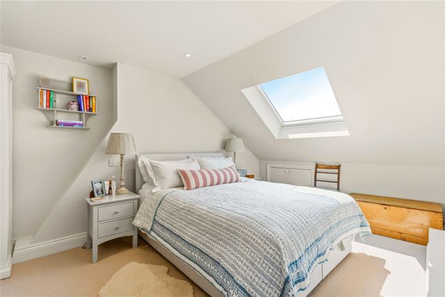 Flat 2, 49, Eccles Road, London photo 4