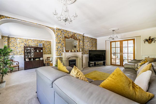 Brokers, Eversley Road, Arborfield Cross photo 3