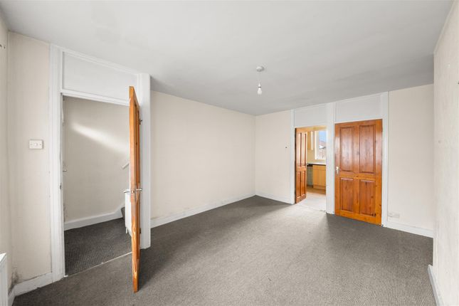 16, Cherry Grove, Uxbridge photo 4