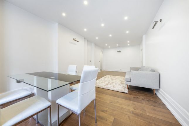 Flat for sale in Grove End Road, St John's Wood, London