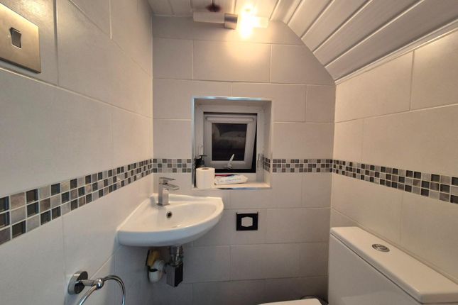 581, Greenford Road, Greenford photo 3