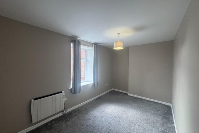Flat 4, Titan House, Wakefield Road, Pontefract photo 4