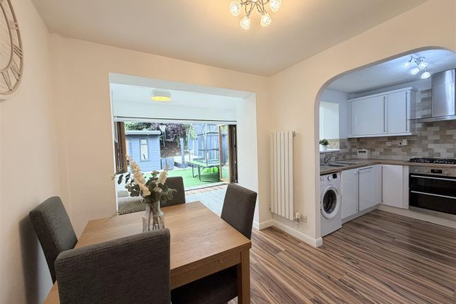 9, Churchbank, Stalybridge photo 4