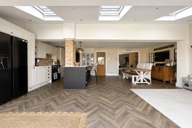 2, Sandown Drive, Gillingham photo 4
