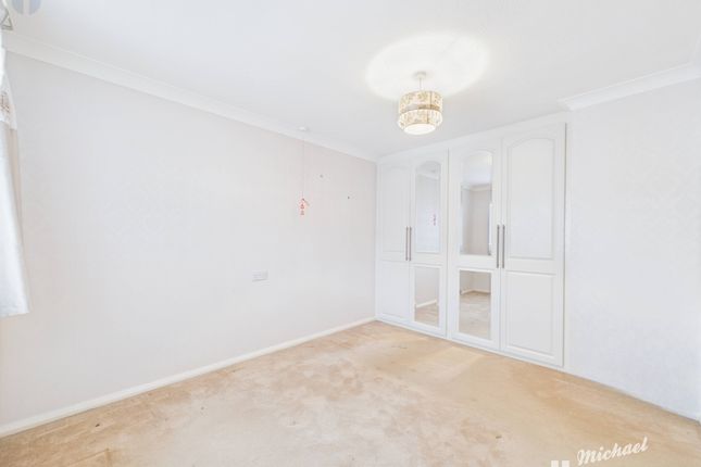 14 William Hill Drive, Aylesbury photo 4