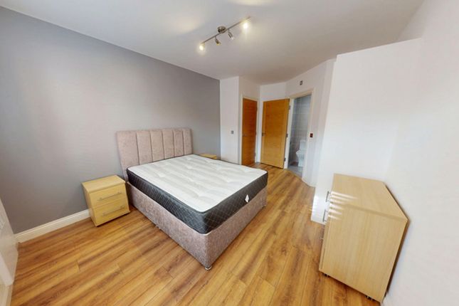 Apt 27, Block 3 Mint Drive, Birmingham photo 3