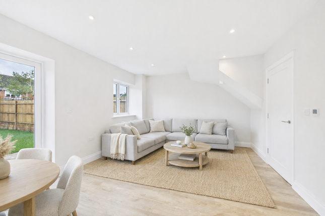 33 Jubilee Road, High Wycombe photo 3