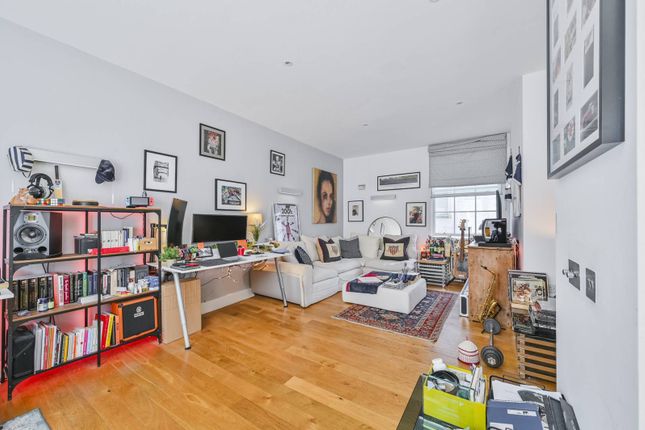 Flat for sale in Barter Street, Bloomsbury, London