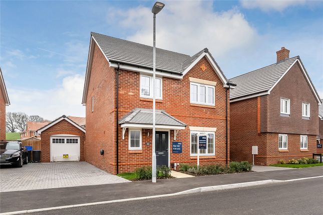 4-bed house on 12 Aster Road,, Pyrcroft Road, Surrey, £645,000