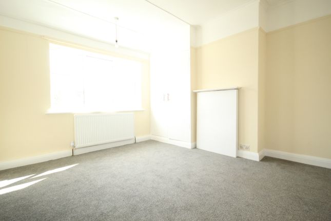 40 Lancelot Crescent, Wembley, Middlesex photo 4