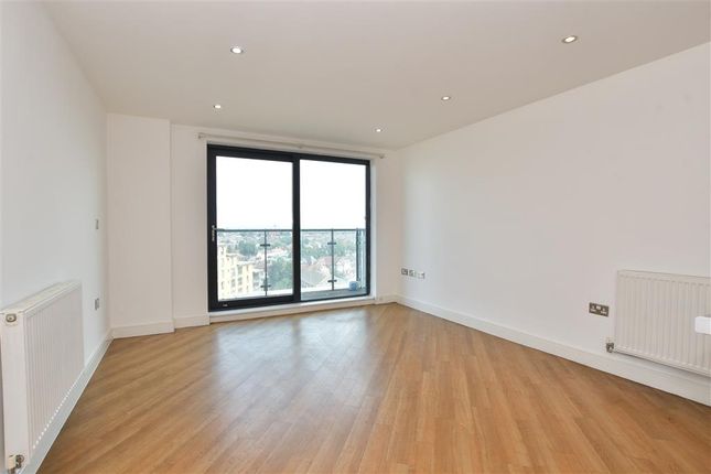 Thumbnail Flat for sale in Perth Road, Ilford, Essex