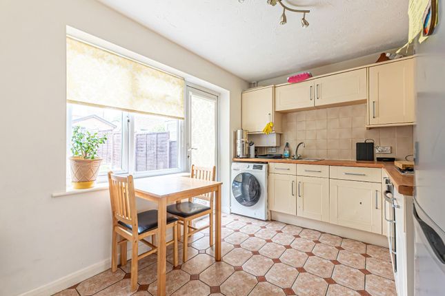 54, Burgess Gardens, Newport Pagnell photo 4