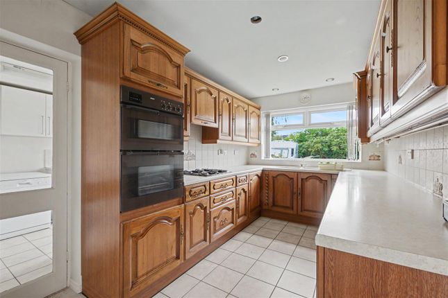 49, Longleat Crescent, Nottingham photo 4