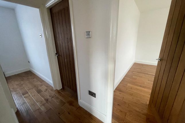00 0,, Draycott Avenue, Harrow photo 4