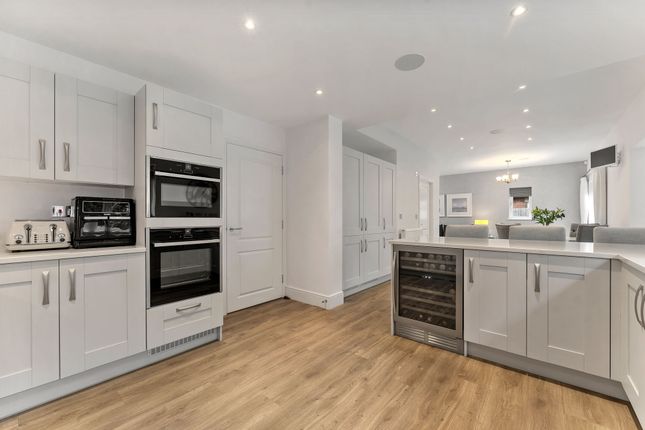 8 Bronte Walk, Chester photo 4