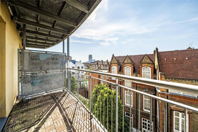 Flat 16, 54, Lant Street, London photo 4