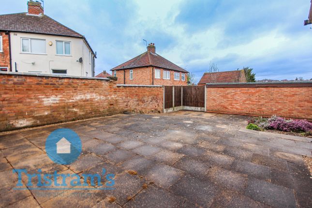 Detached bungalow to rent in Burleigh Close, Carlton, Nottingham