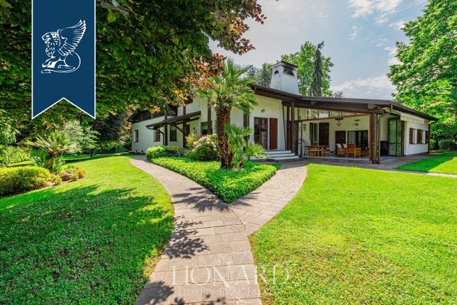 Thumbnail Villa for sale in Lesmo, Monza E Brianza, Lombardia