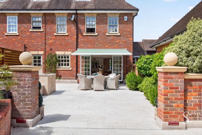 4 Buckland Gate, Slough photo 2