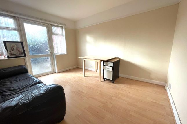 27, West Way, Hounslow photo 2