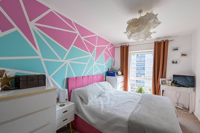 River Heights - 1 Bedroom, 90 High Street, London photo 4