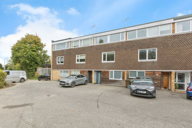 14, Ashdown Close, Kent photo 3