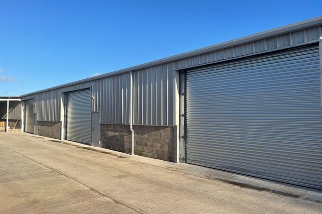 Light industrial to let in Peashell Farm, Witney, Oxfordshire