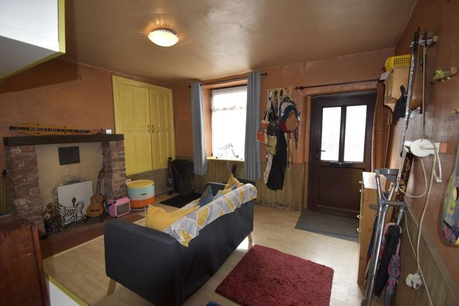 11 Lower Macclesfield Road, High Peak photo 2