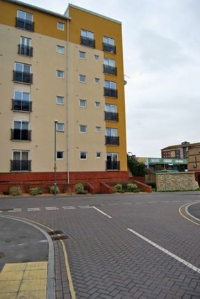 2 bedroom flat to rent in Carpathia Drive, Southampton