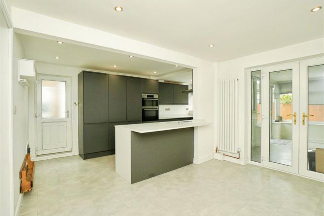 16, Appleby Glade, York photo 3