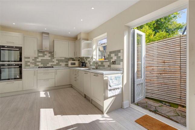 8, Temperley Road, London photo 3
