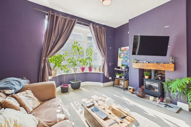 24, East Park Avenue, Hull photo 2