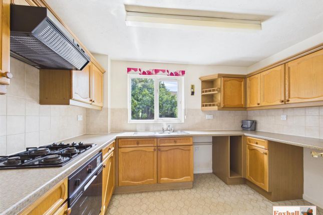 16, Mount Drive, Ipswich photo 4