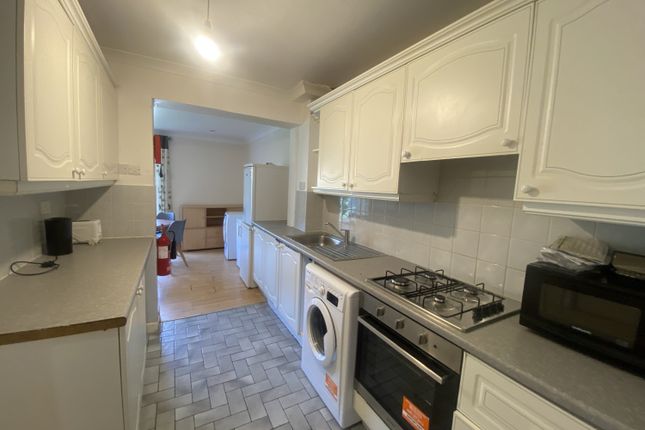 64, Beechtree Avenue, Egham photo 4