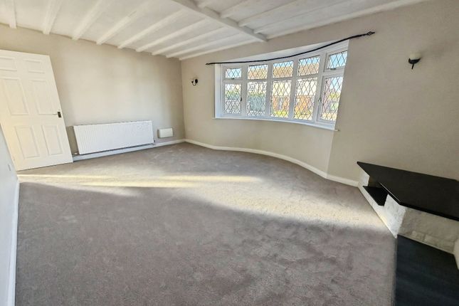 2, Muirfield, Grimsby photo 4