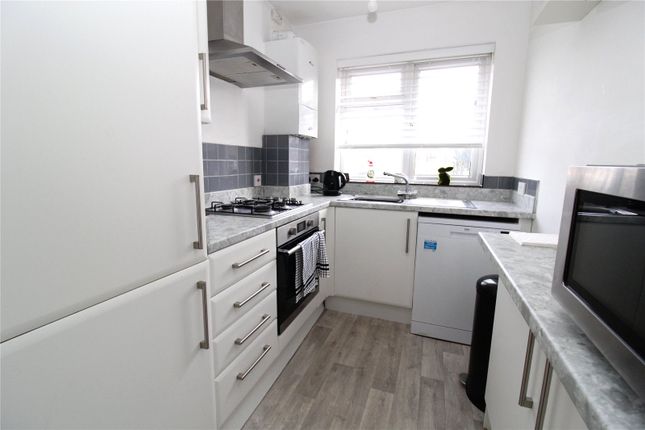 Thumbnail Flat to rent in Hutton Road, Shenfield