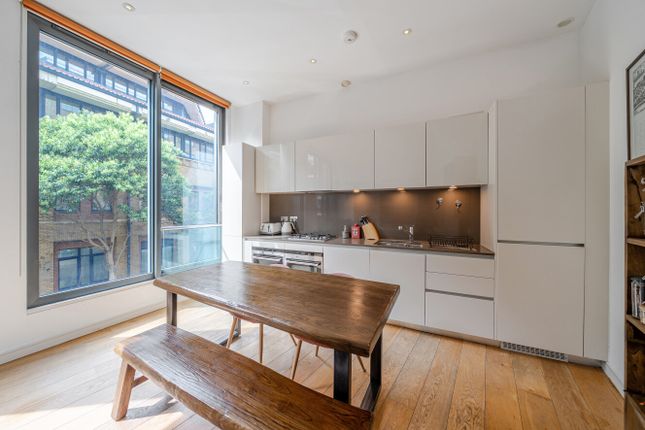 1, Bear Pit Apartments, 14, New Globe Walk, London photo 4